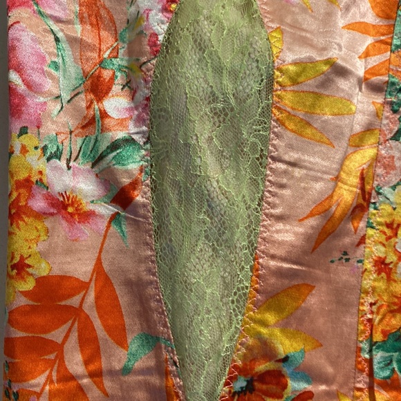 *Vintage* gently worn Dolce and Gabbana floral leggings - Picture 3 of 9